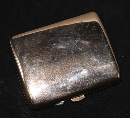 A late Victorian 9ct gold cigarette case by Goldsmiths & Silversmiths Co Ltd, London 1899, gross 85.8 grams.